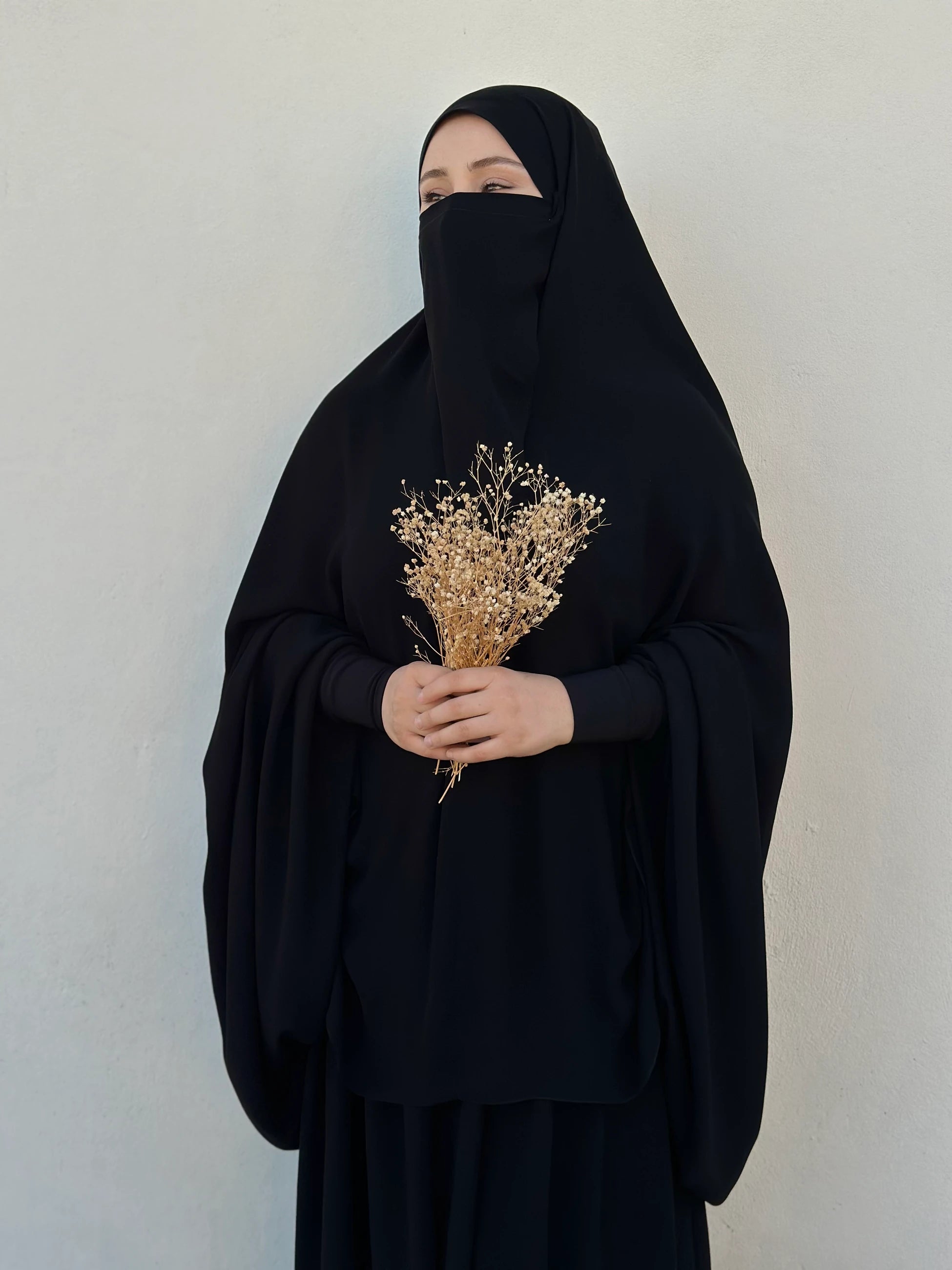 Chador – Pinned, Sandy Sleeve
