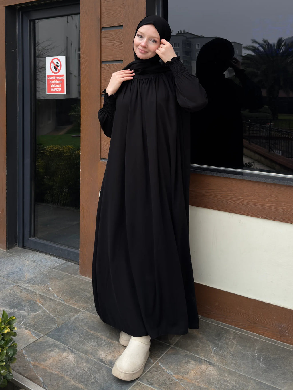Yumna Abaya