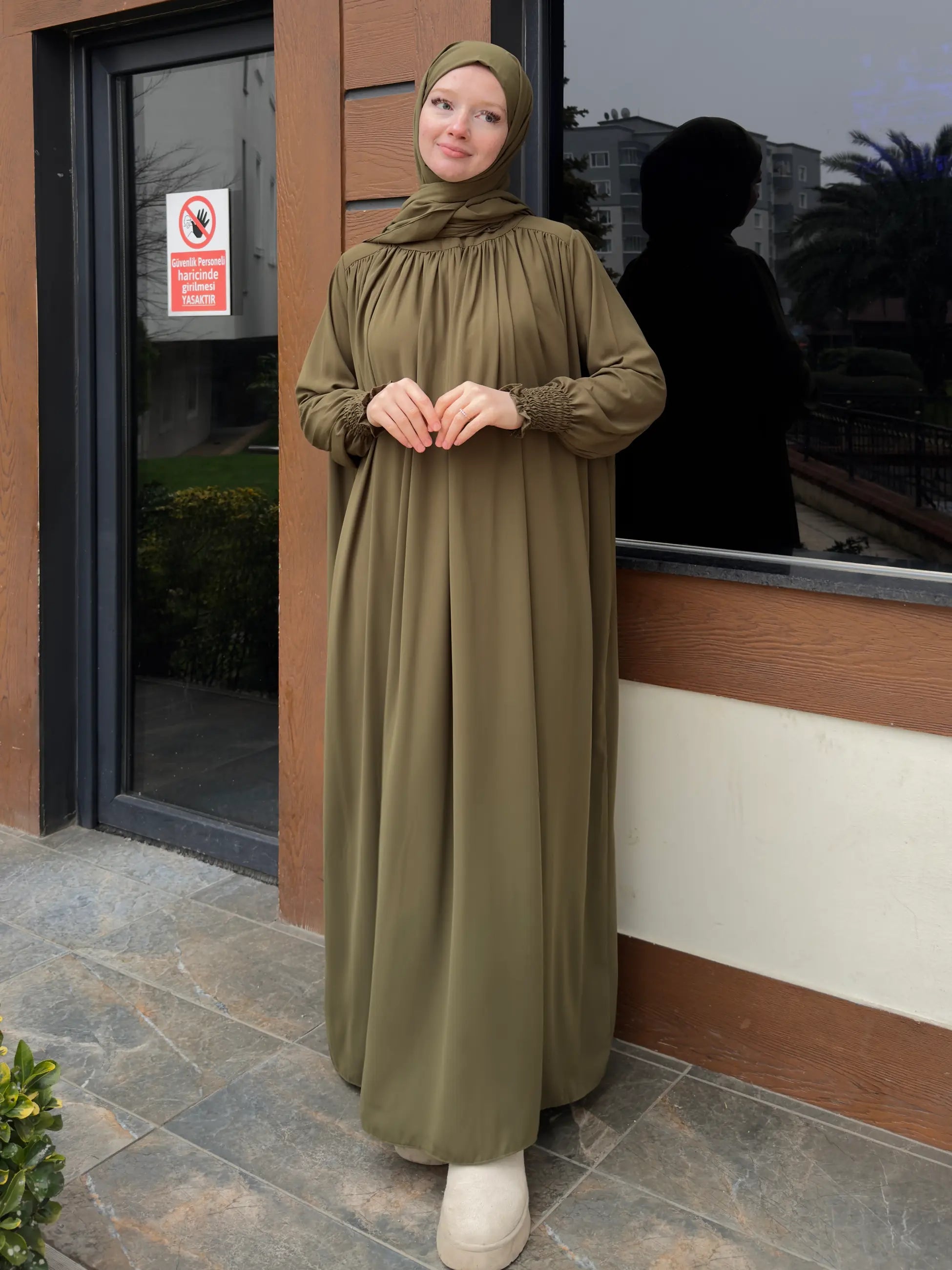 Yumna Abaya