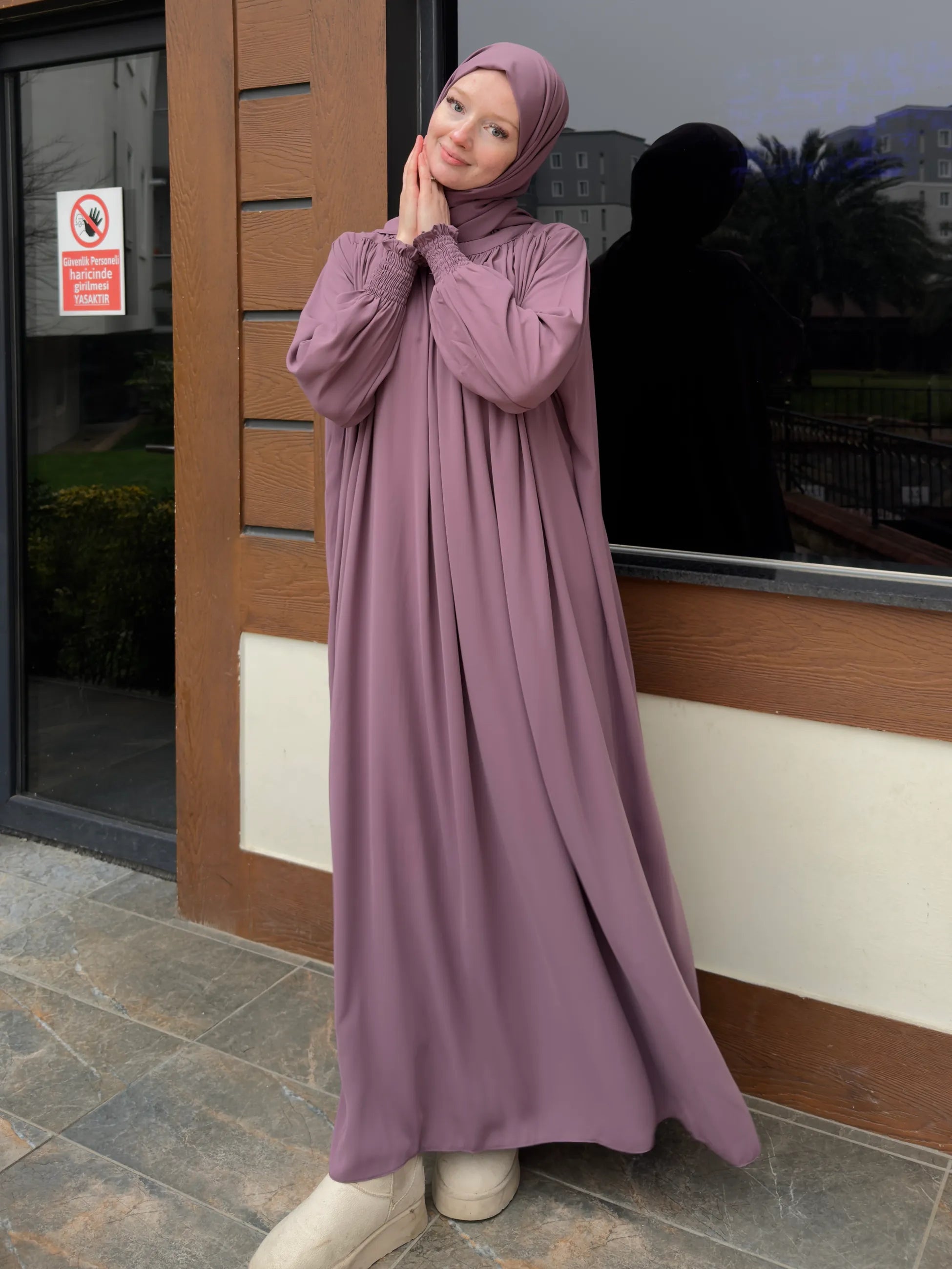 Yumna Abaya