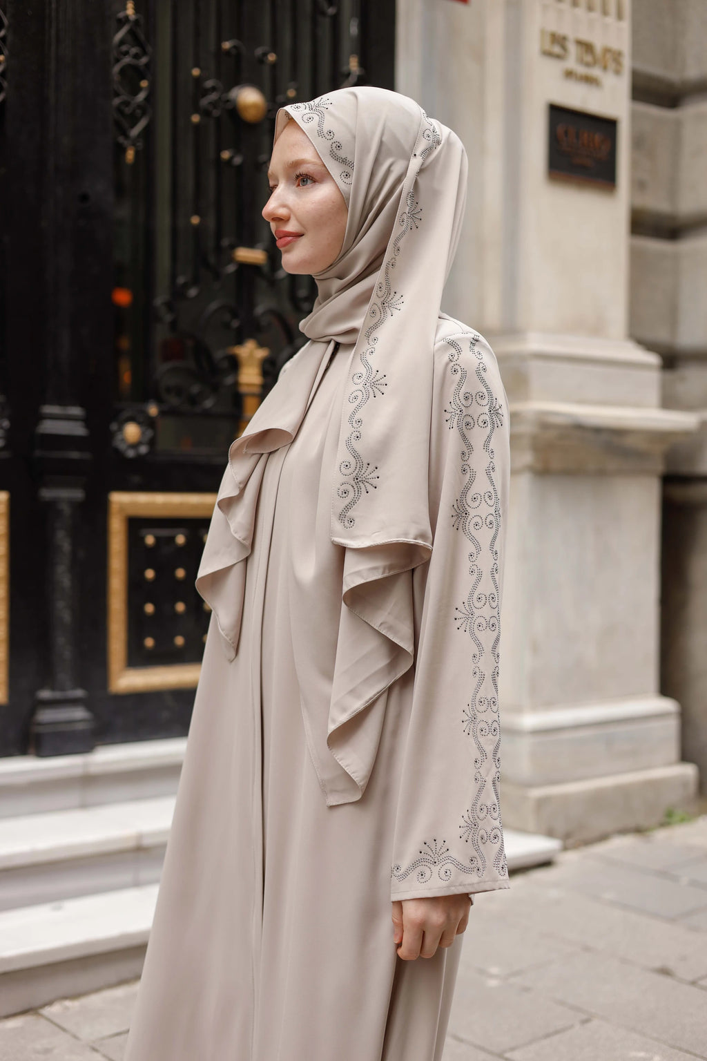 Rim Abaya + Shawl