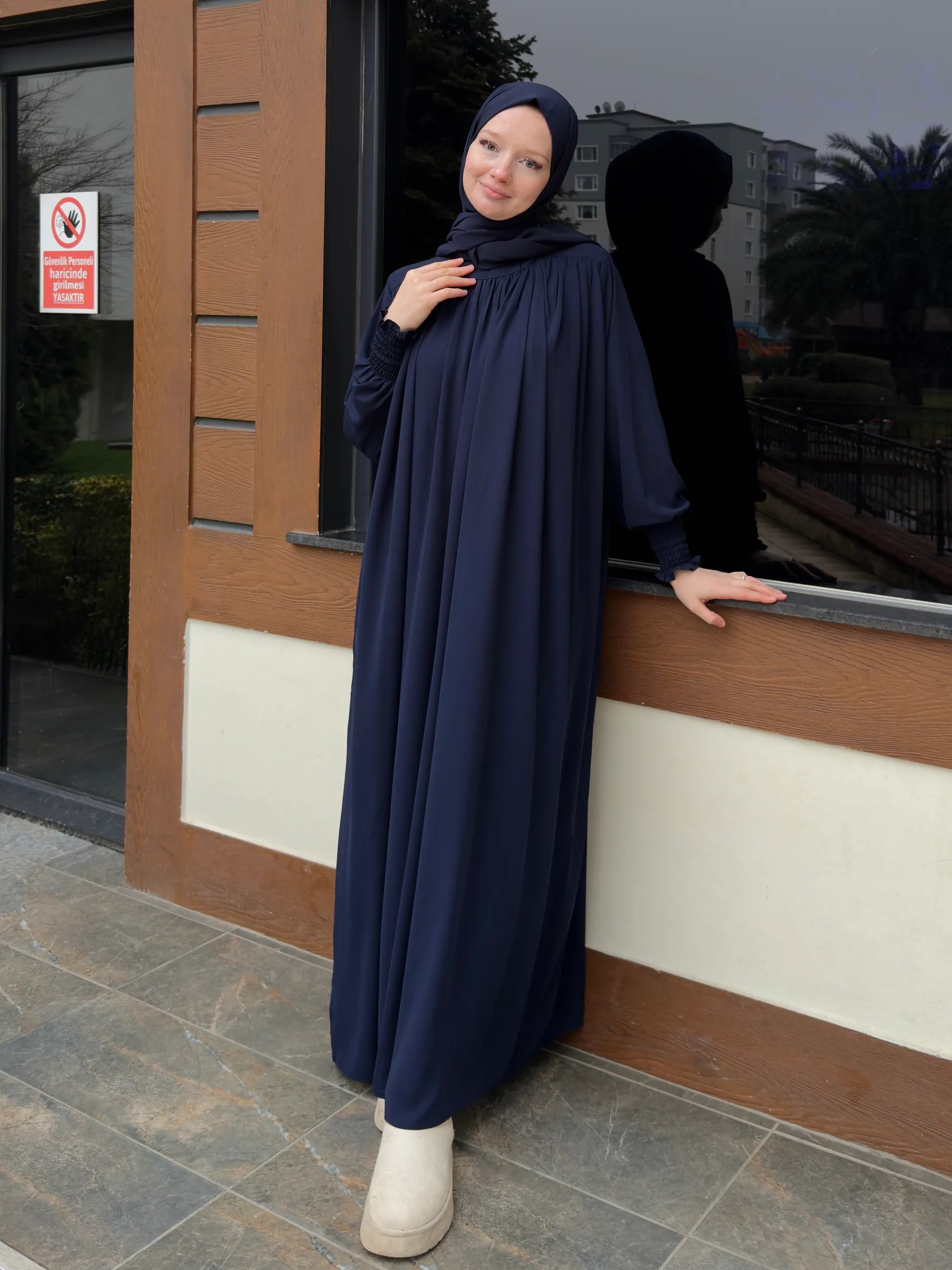 Yumna Abaya