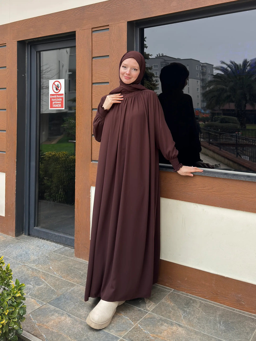 Yumna Abaya