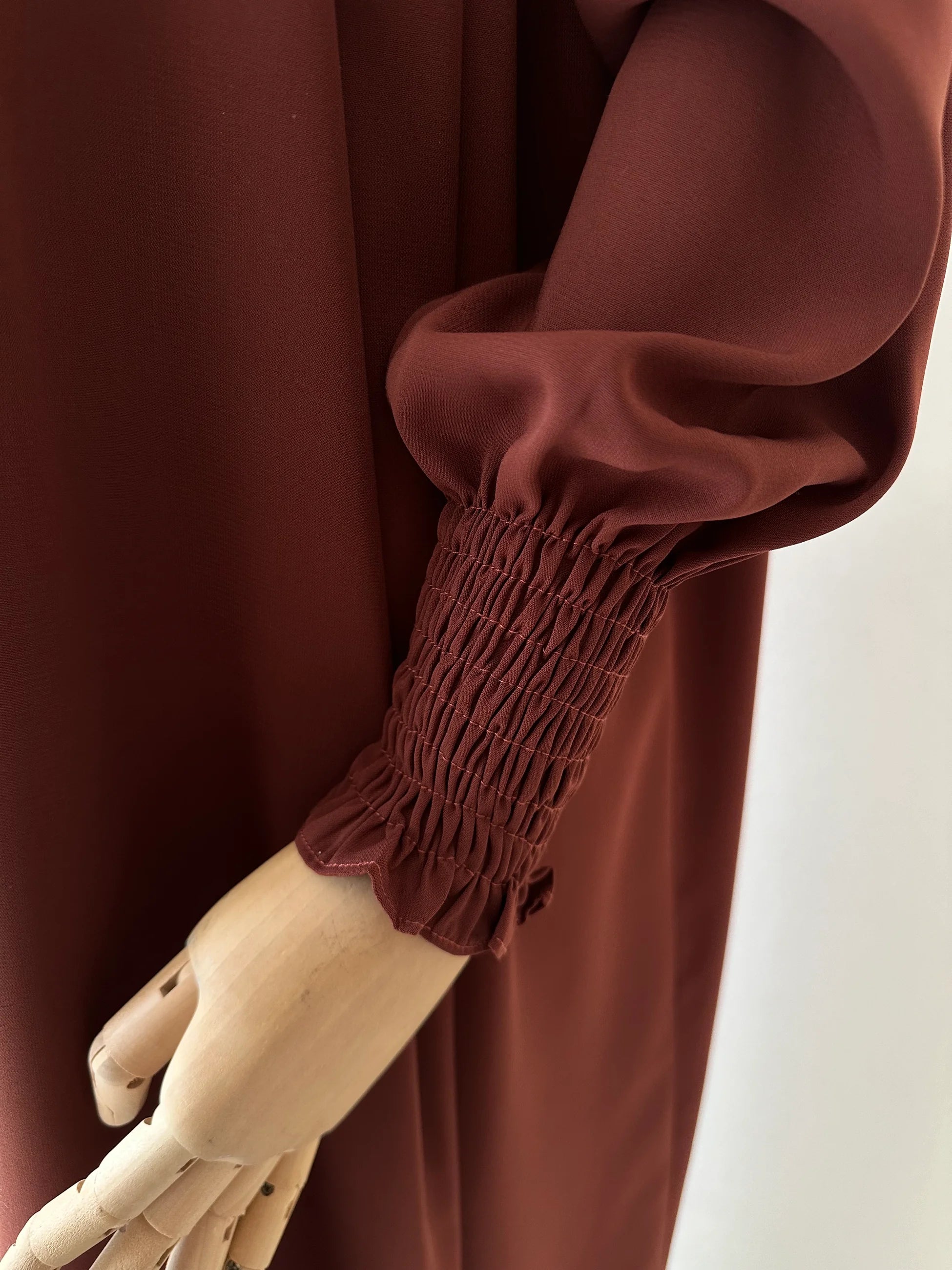 Yumna Abaya