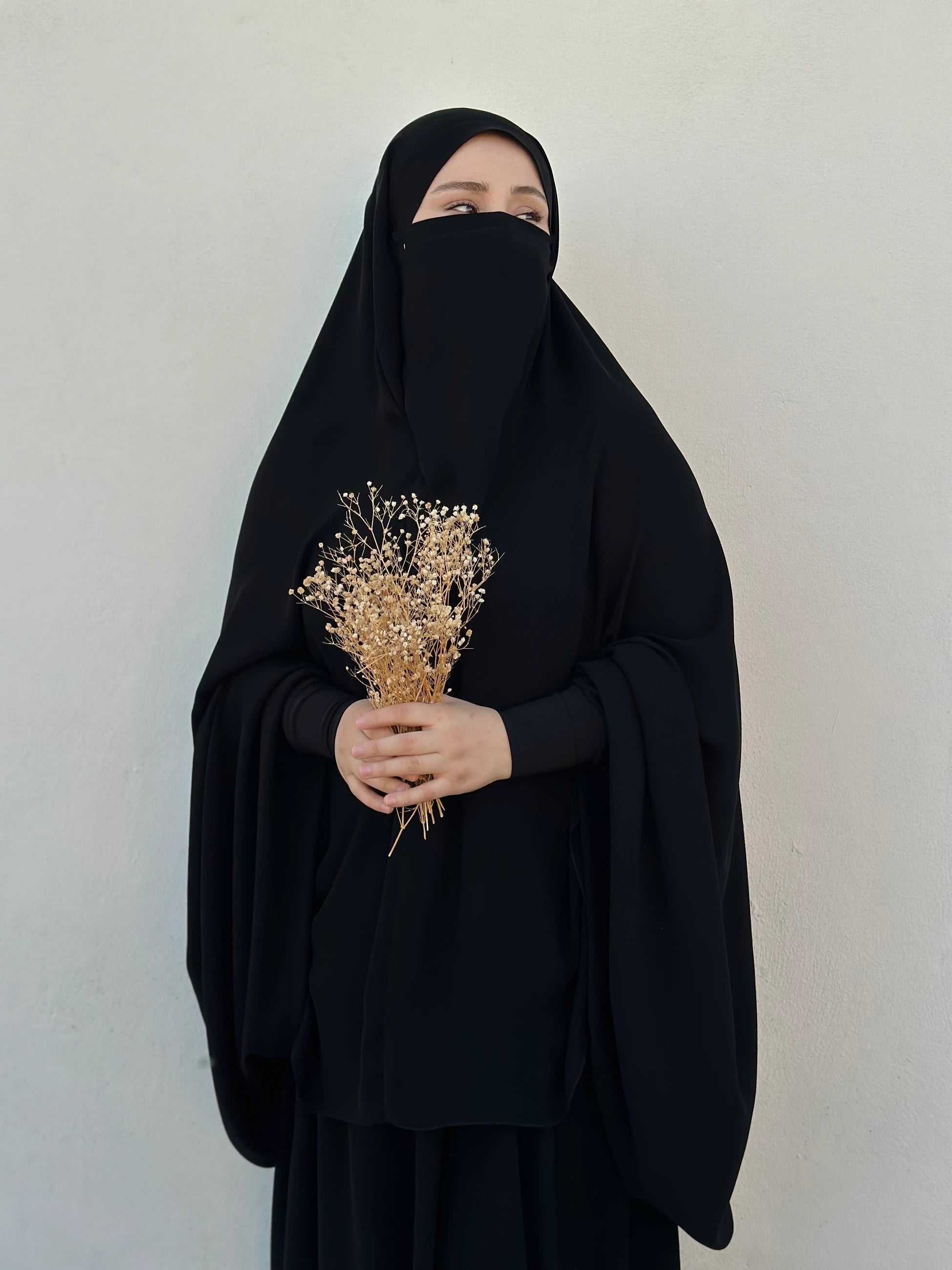 Chador – Pinned, Sandy Sleeve