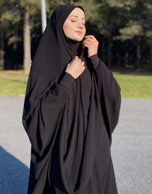 Chador – Pinned, Sandy Sleeve