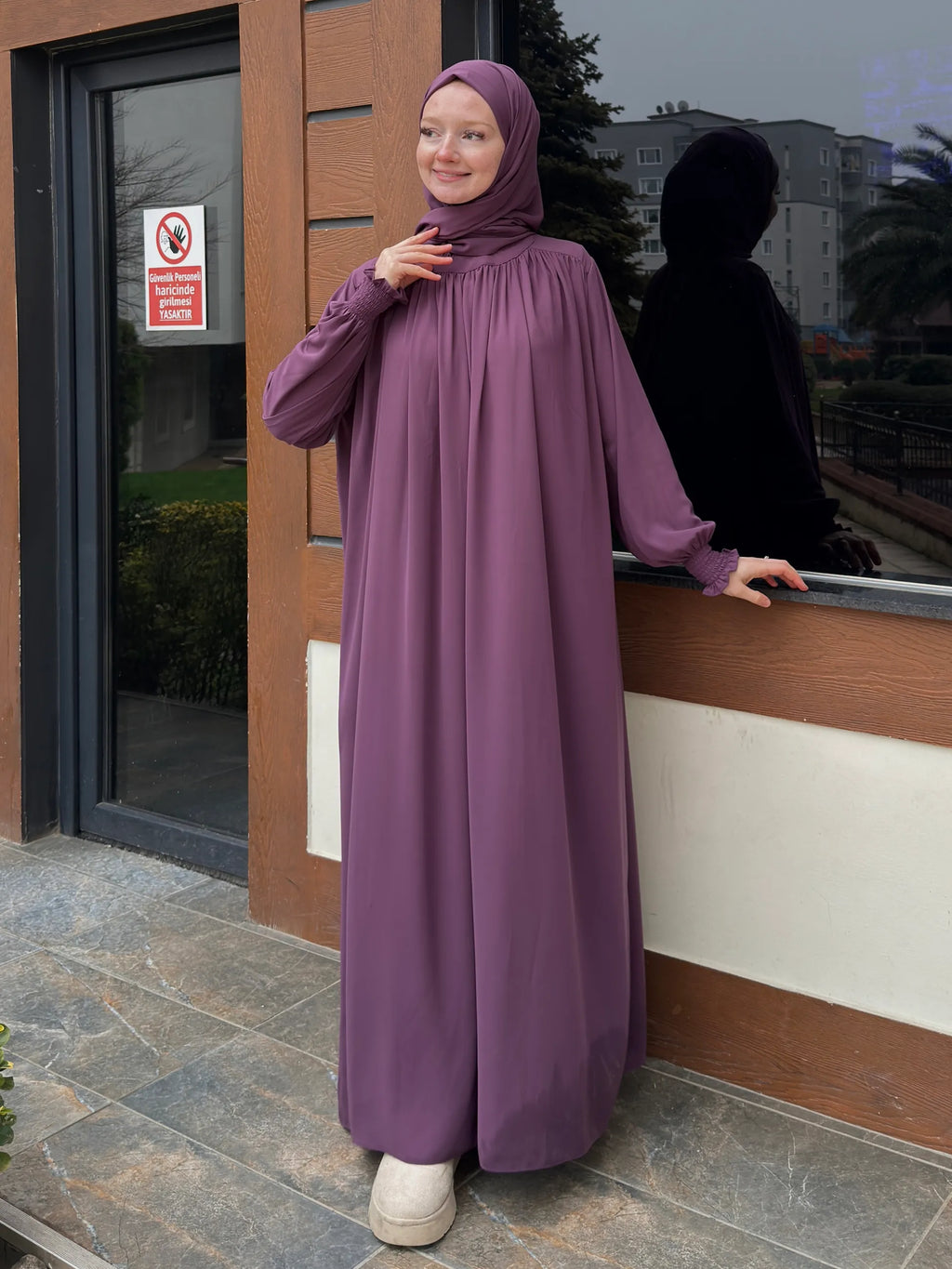 Yumna Abaya