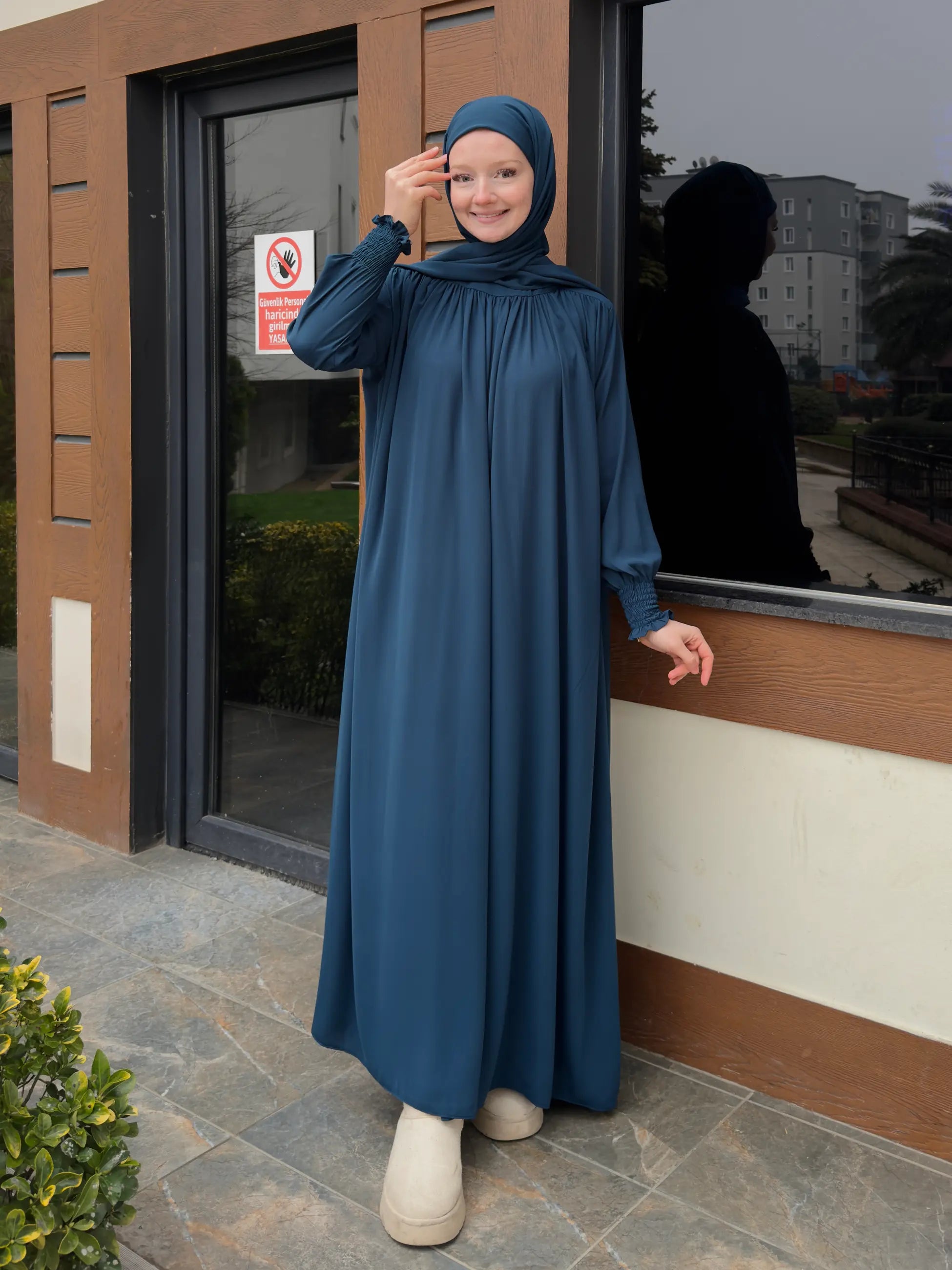 Yumna Abaya
