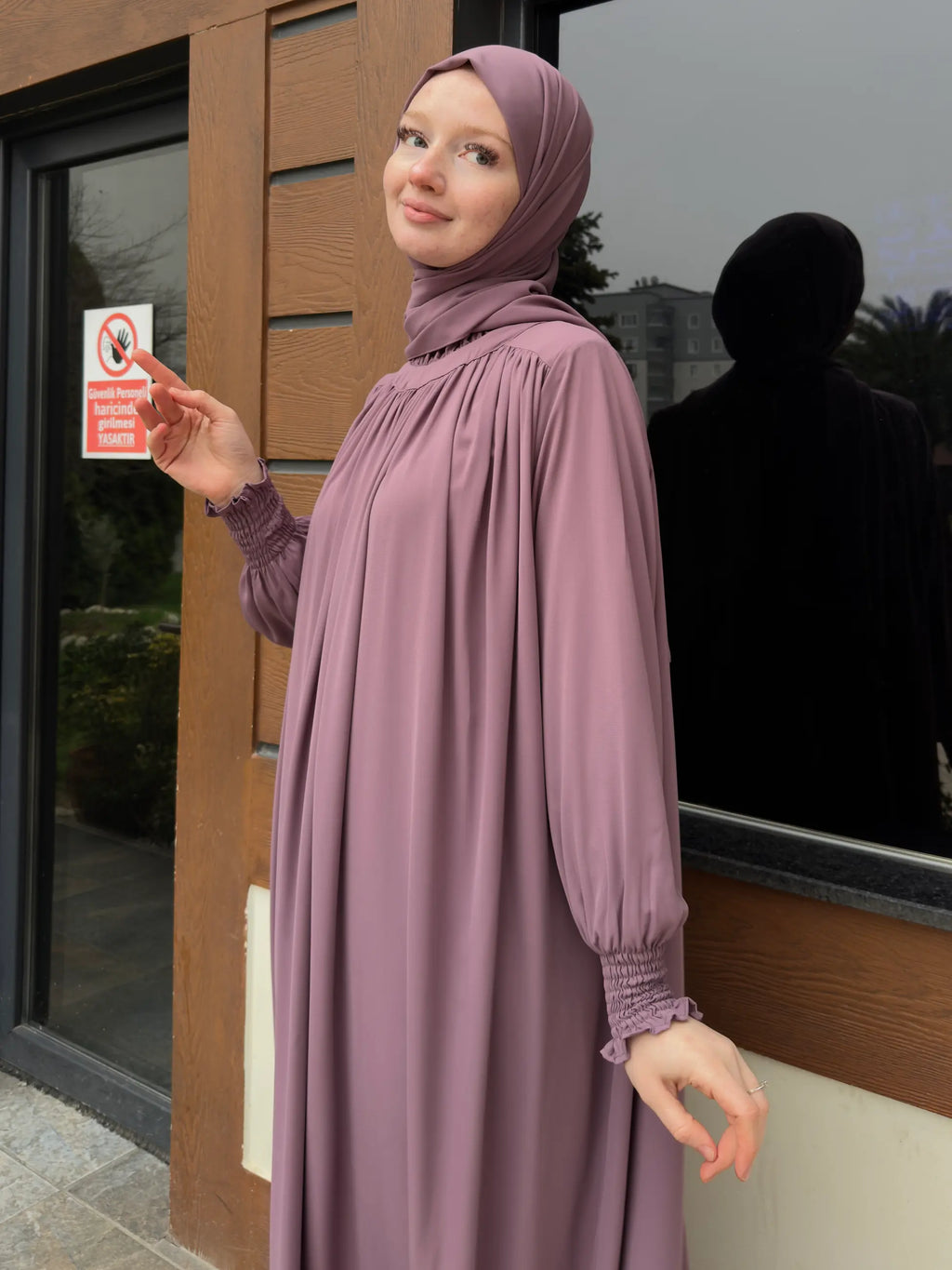 Yumna Abaya