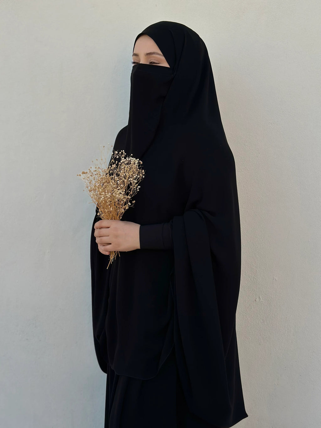 Chador – Pinned, Sandy Sleeve