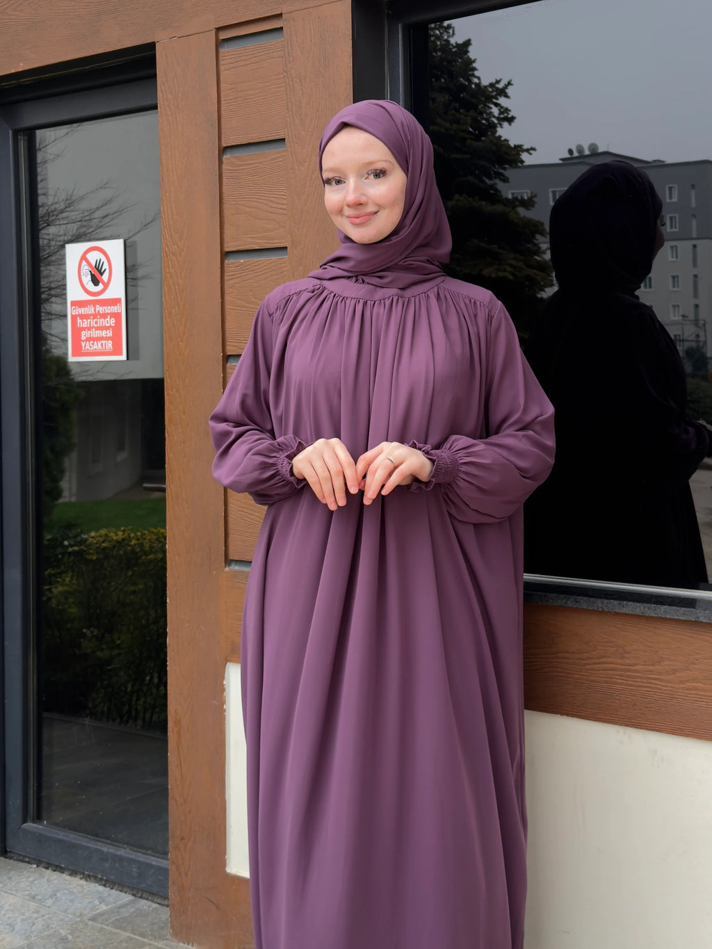 Yumna Abaya