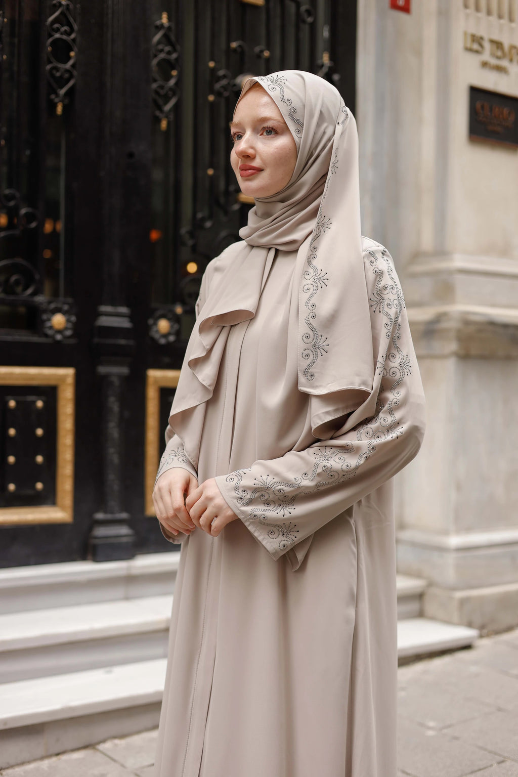 Rim Abaya + Shawl