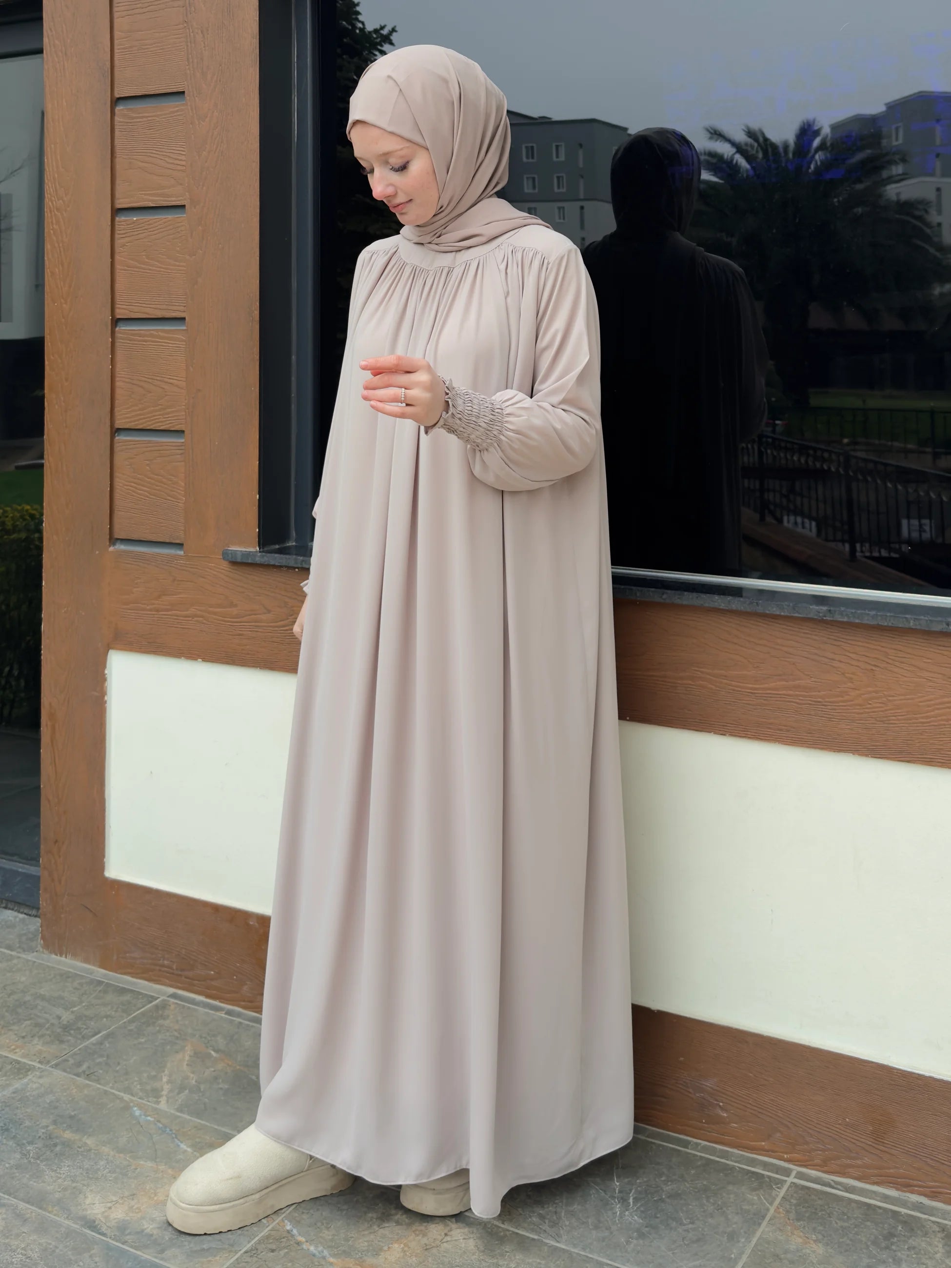 Yumna Abaya