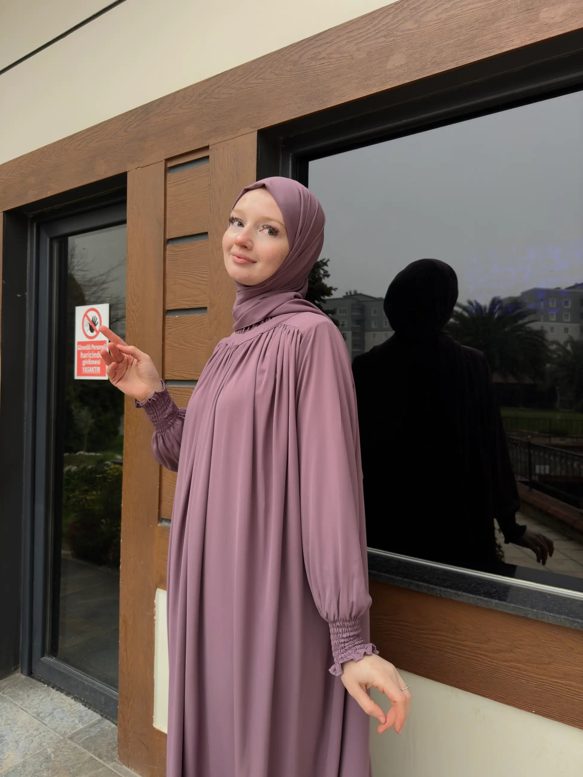 Yumna Abaya
