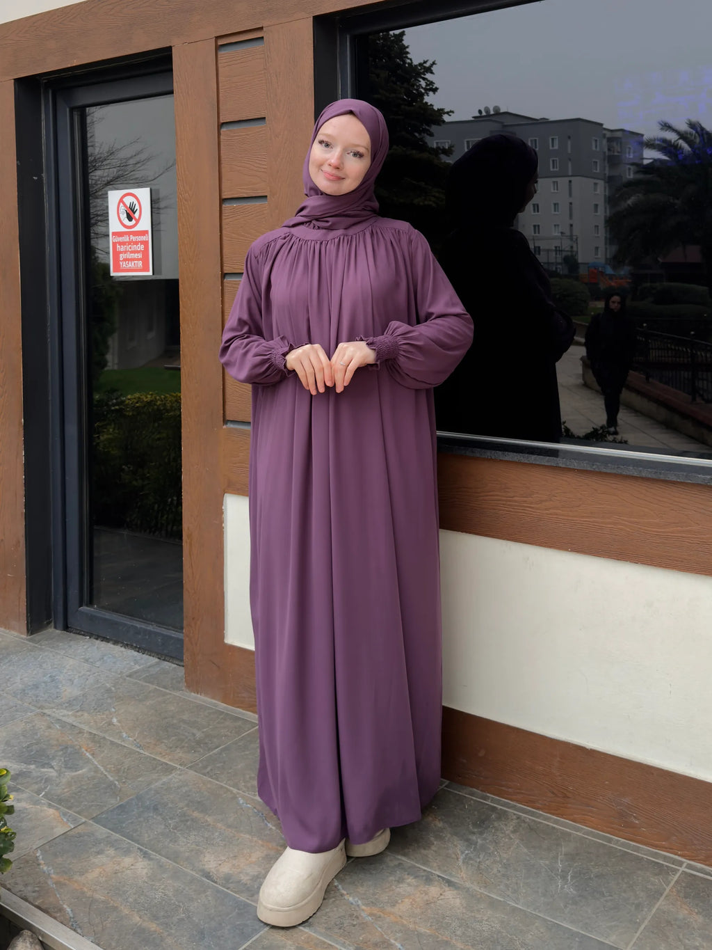 Yumna Abaya