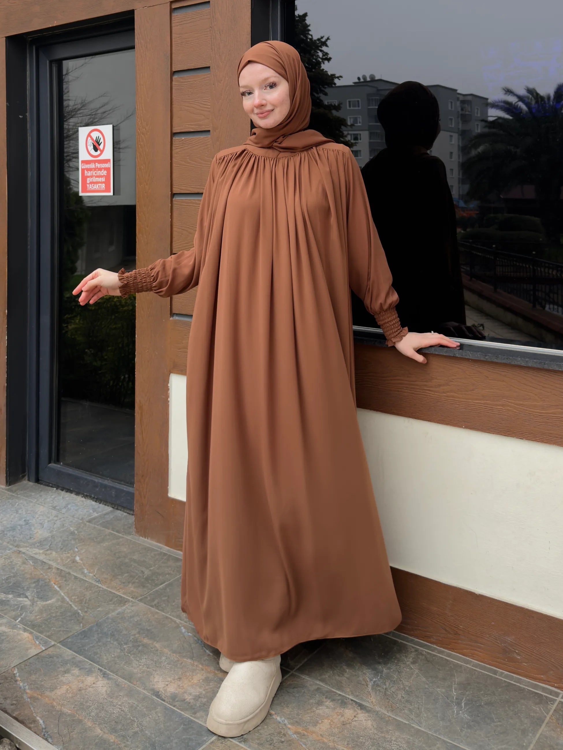 Yumna Abaya