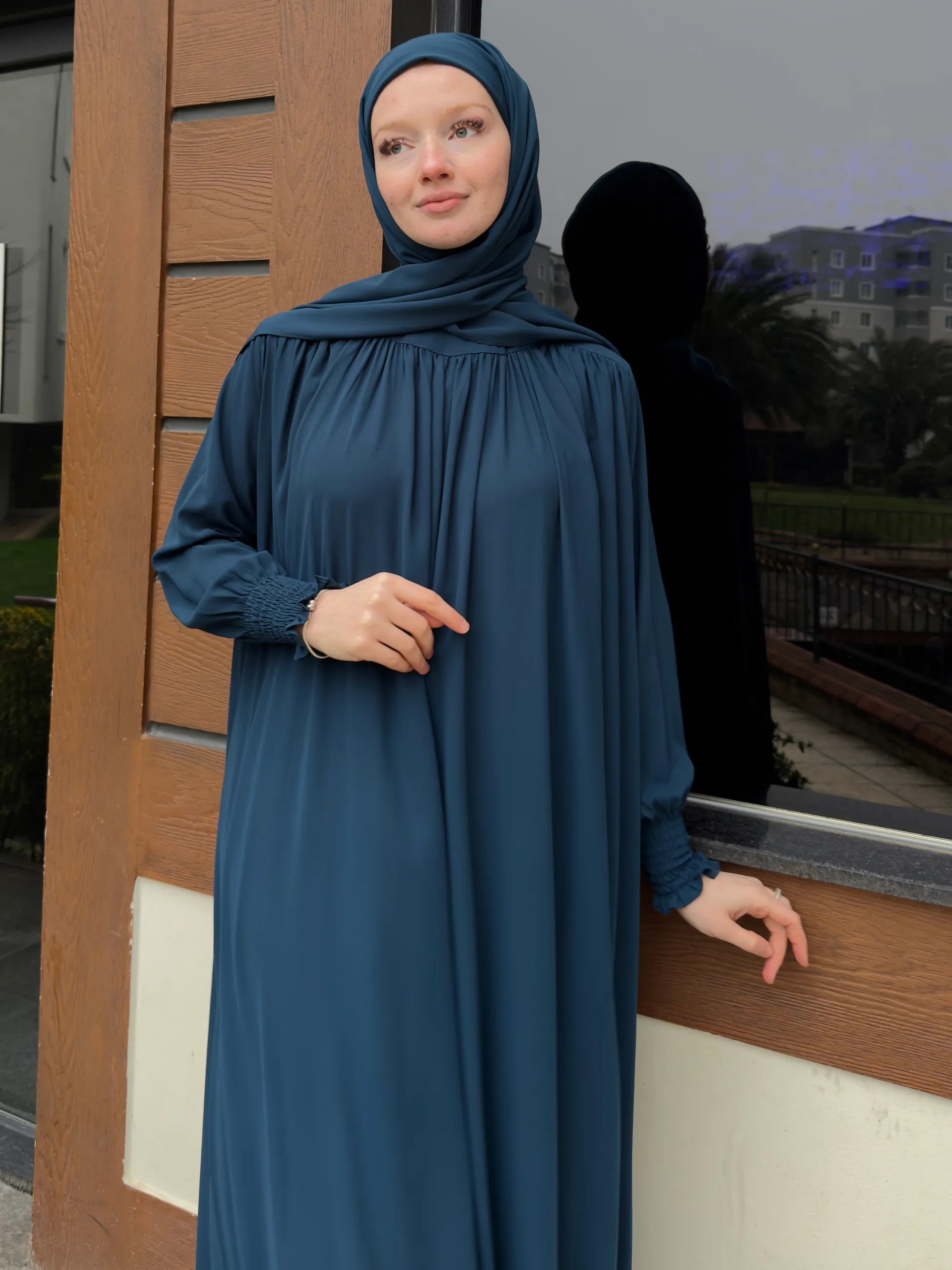 Yumna Abaya