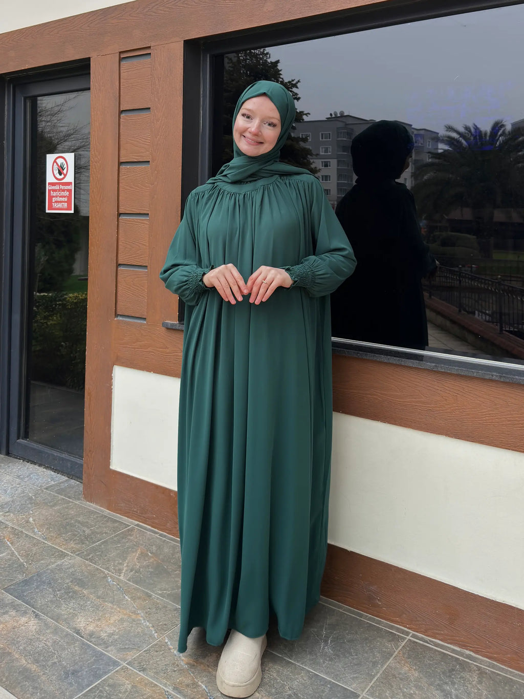 Yumna Abaya