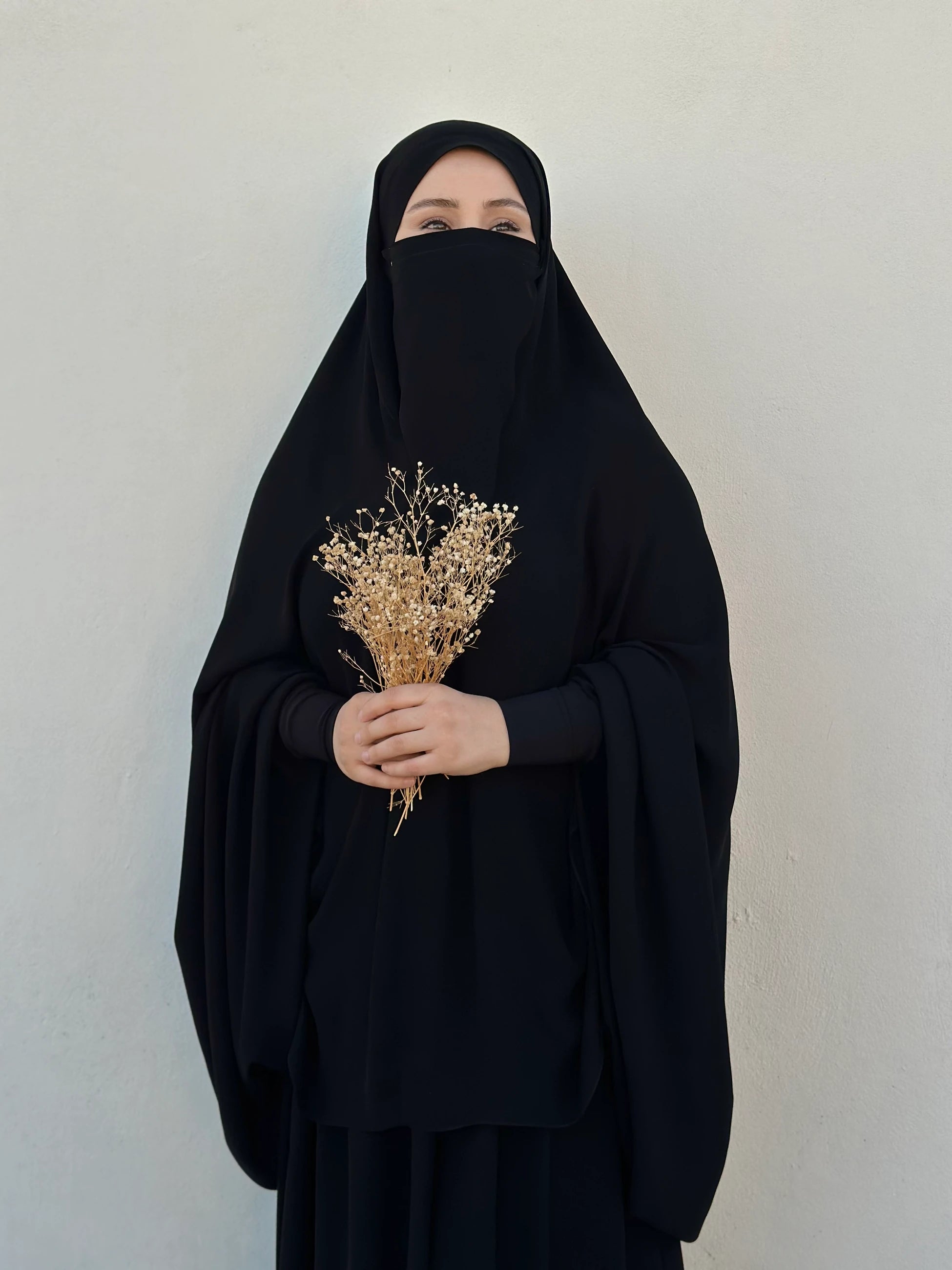 Chador – Pinned, Sandy Sleeve