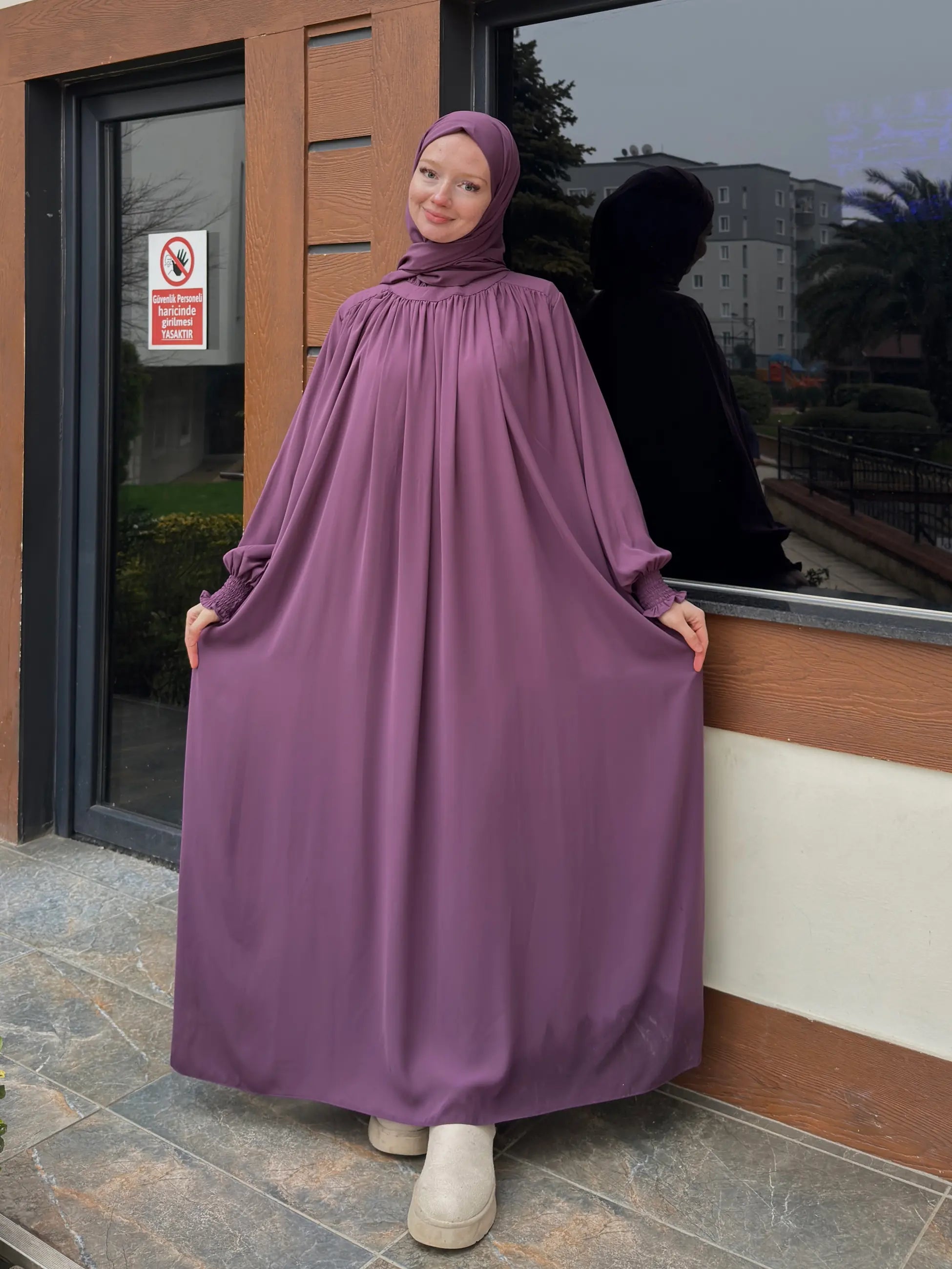 Yumna Abaya