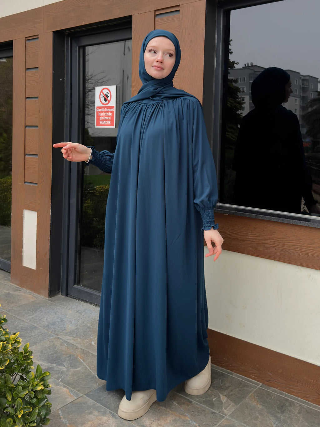 Yumna Abaya
