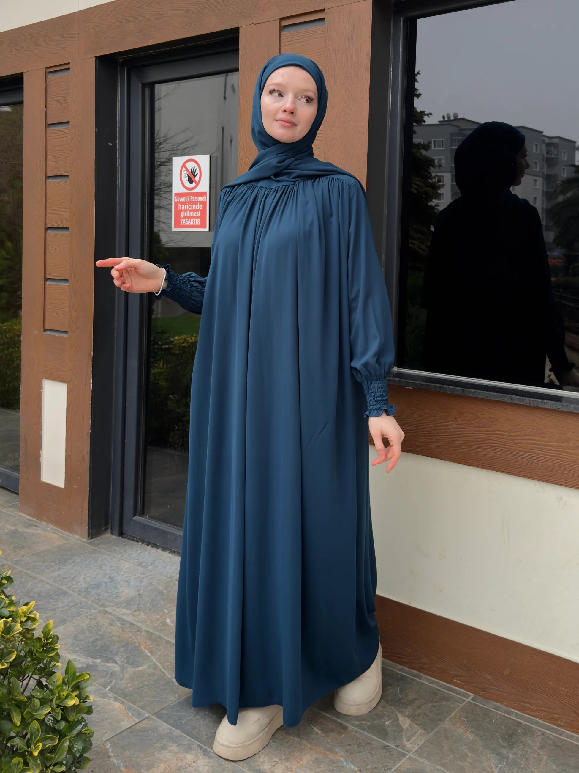 Yumna Abaya
