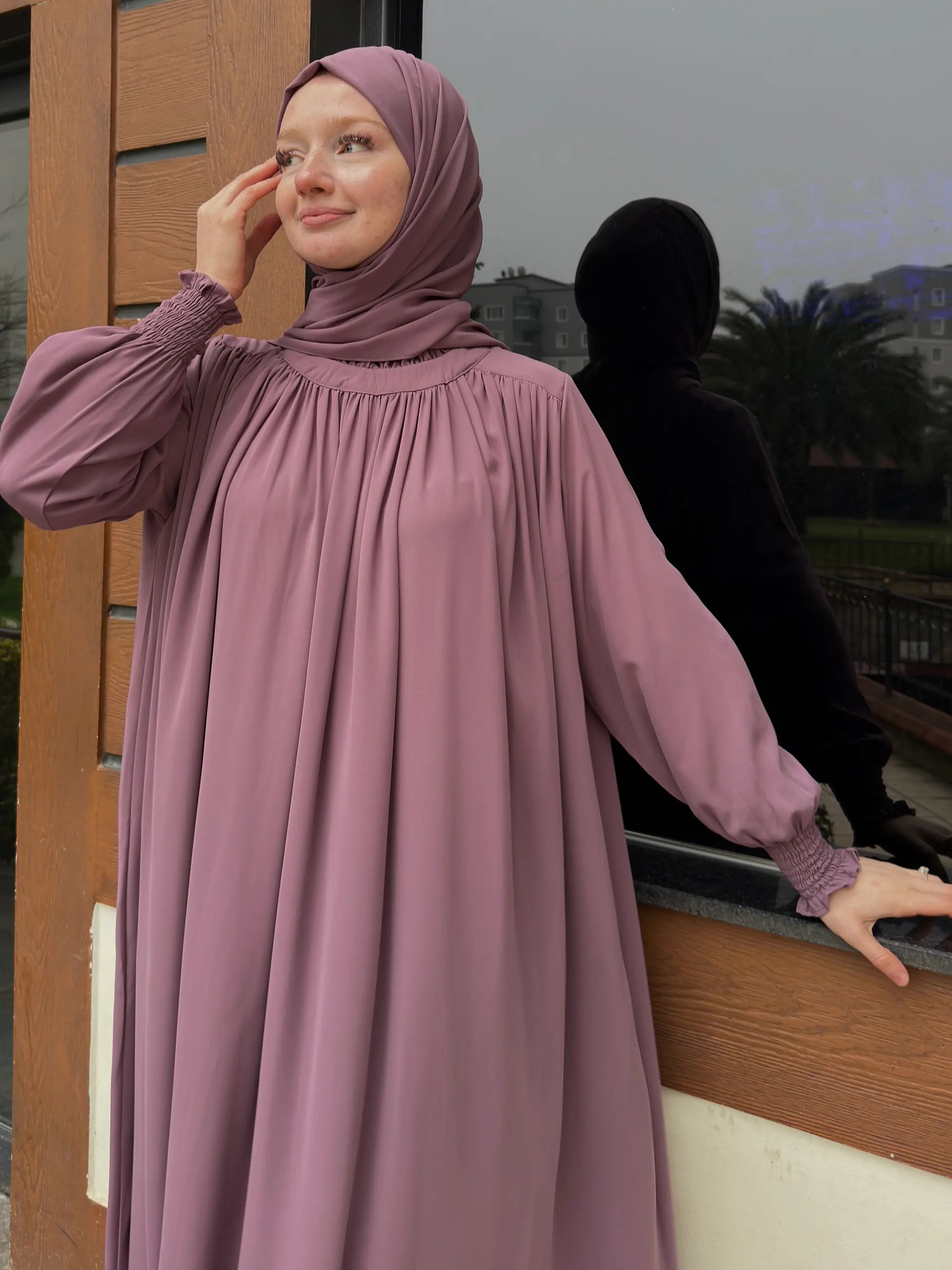 Yumna Abaya