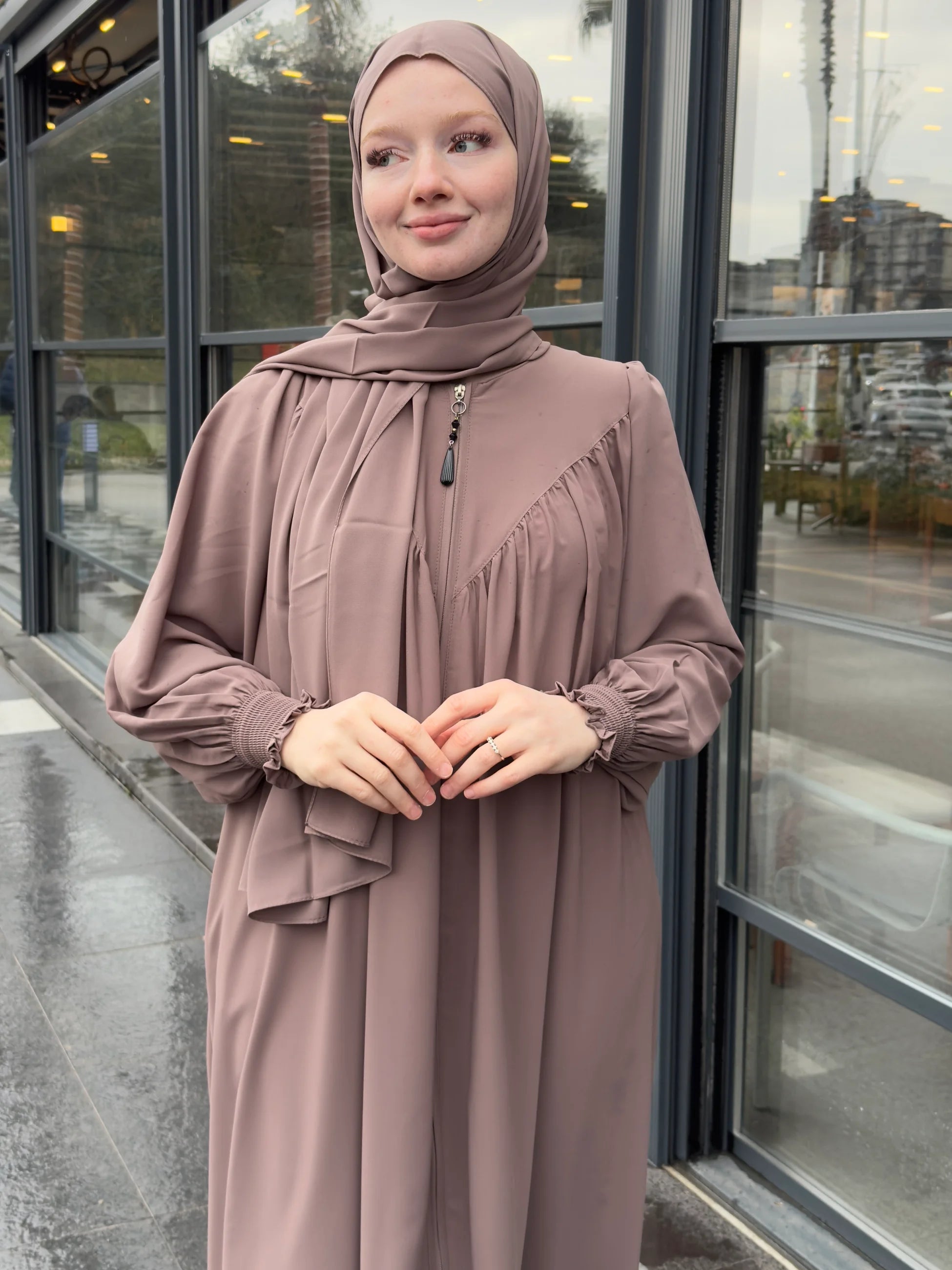 Sidra Abaya
