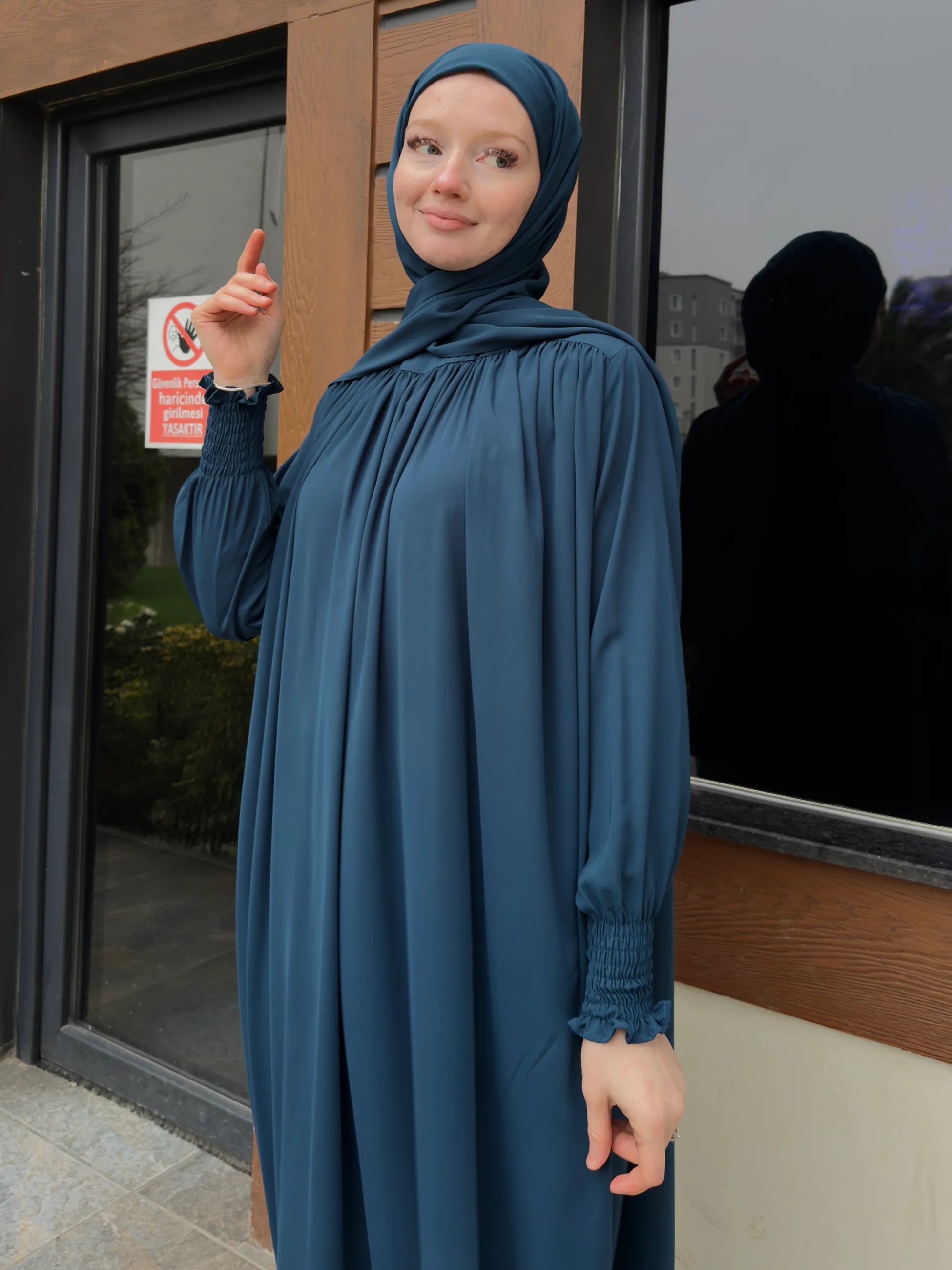 Yumna Abaya