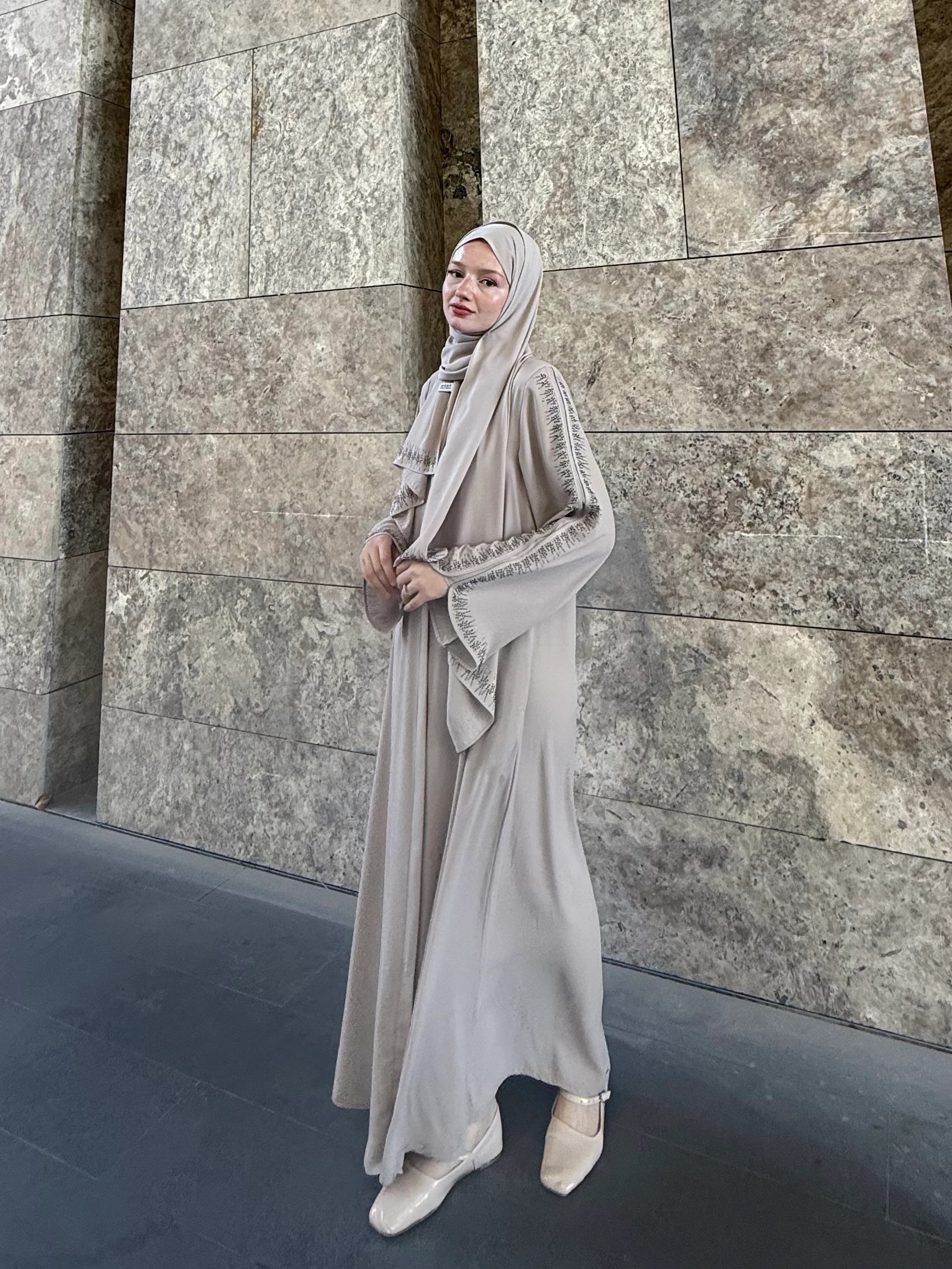 Lin Abaya + Shawl