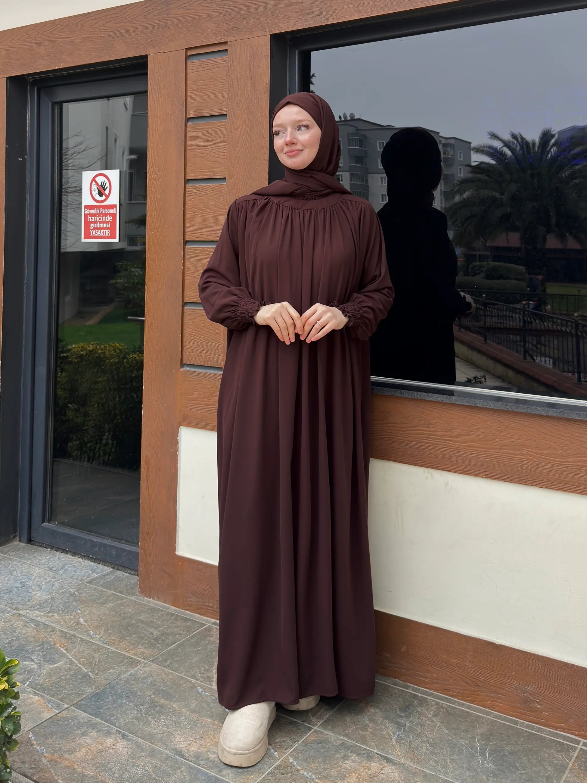 Yumna Abaya