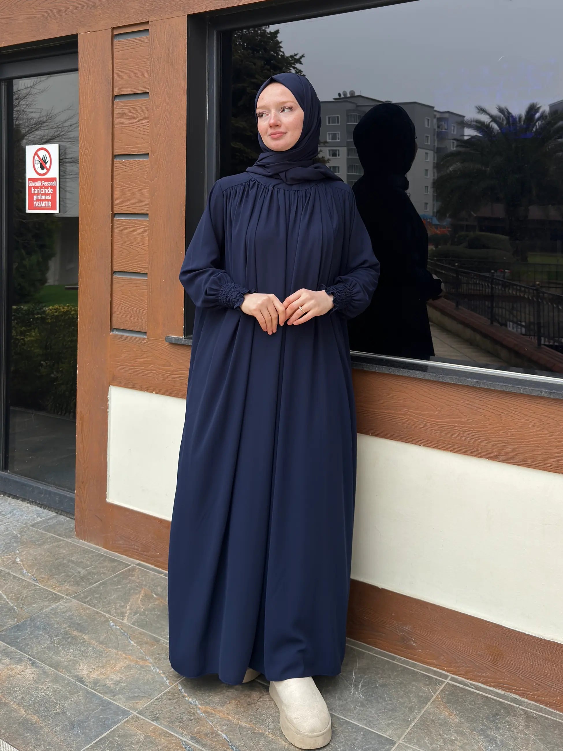 Yumna Abaya