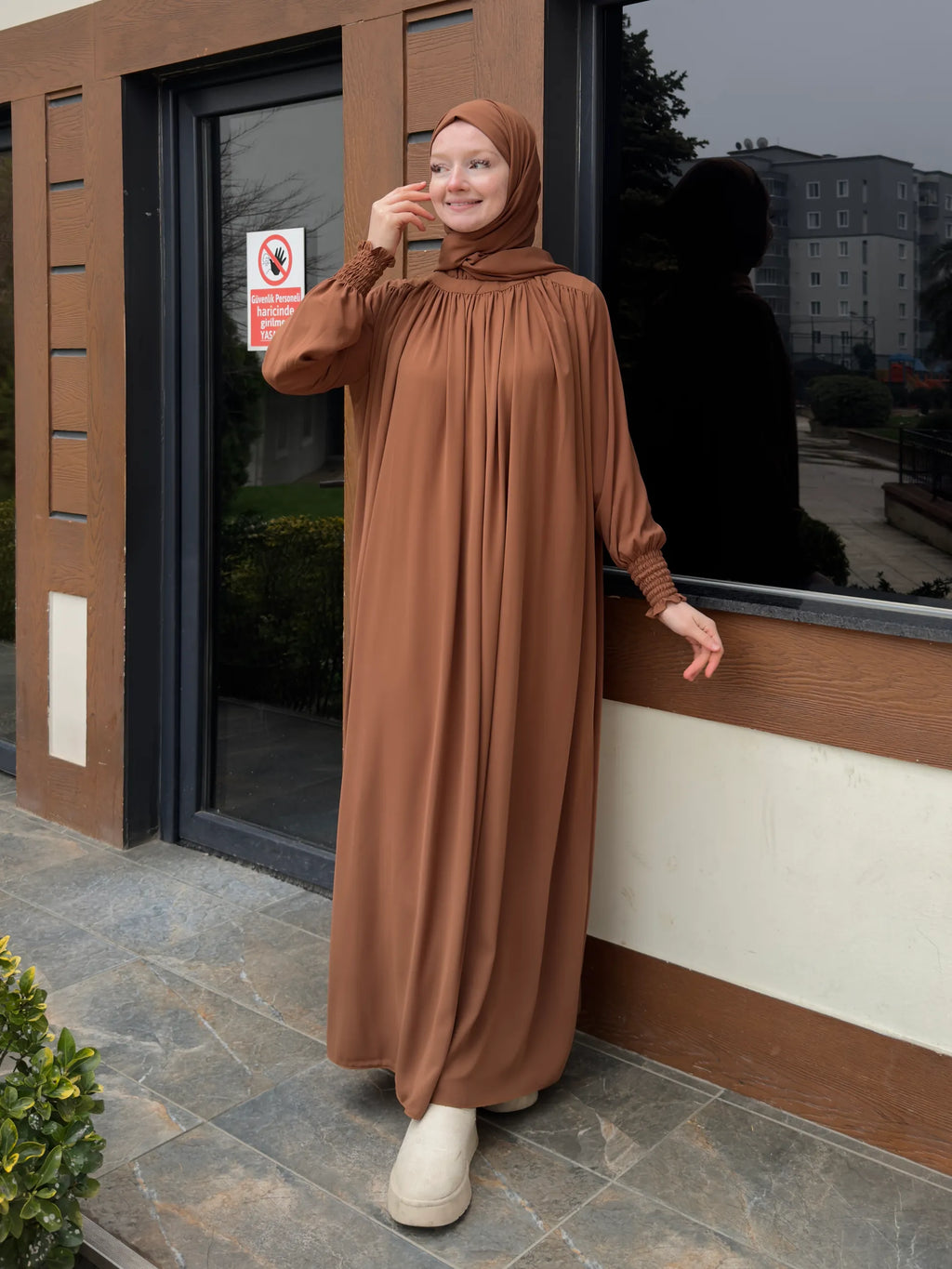 Yumna Abaya